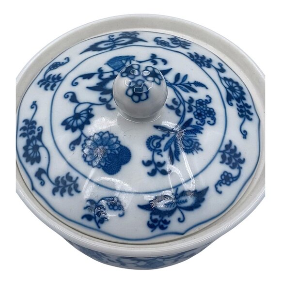 Blue Danube Blue Onion Coquette Covered Casserole Dish 6.5 x 4.75 X 2.25 Porcela - Picture 6 of 11